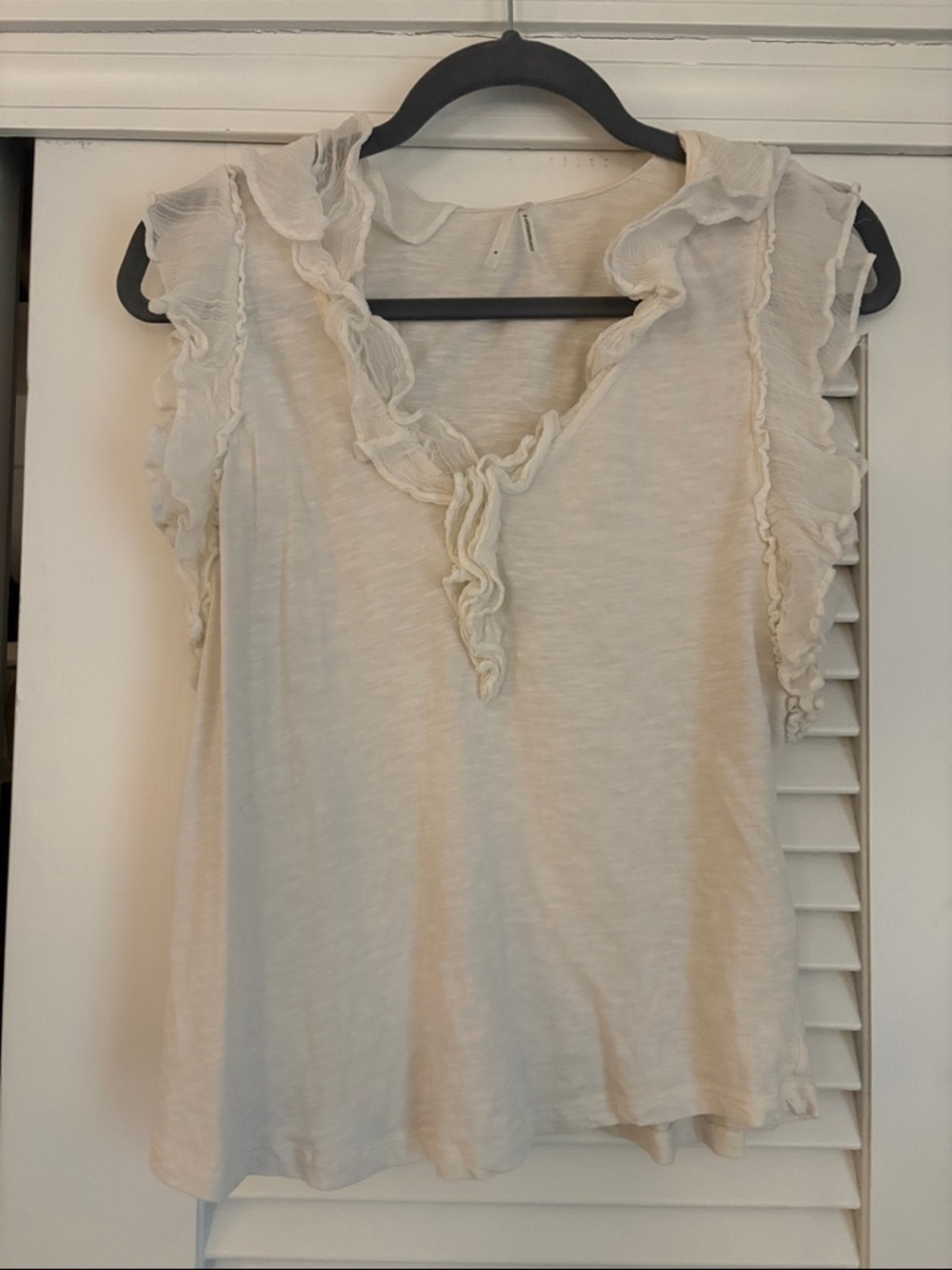 Anthropologie Cream Ruffle Trim Sleeveless V-Neck Tank